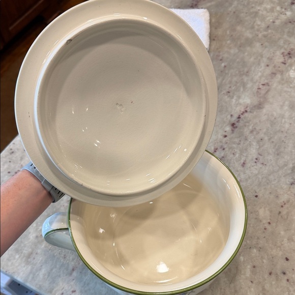 Minton’s Worthing England Antique Floral Chamberpot with Lid - Picture 3 of 4